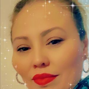 Meet your Posher, Celia